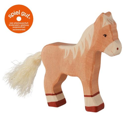 Wooden horse toy with 'spiel gut' logo on a white background